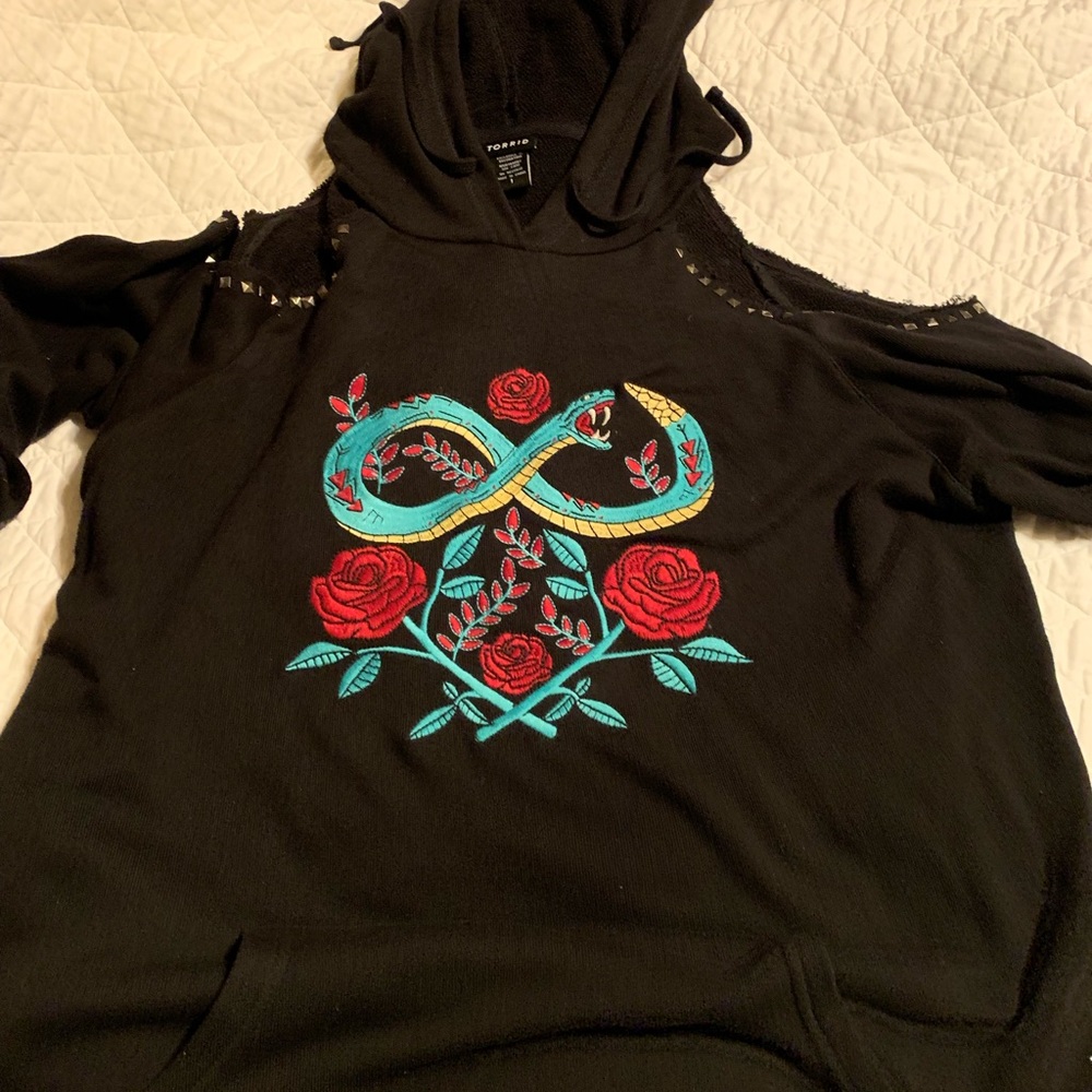 Torrid brand hood, 1x.